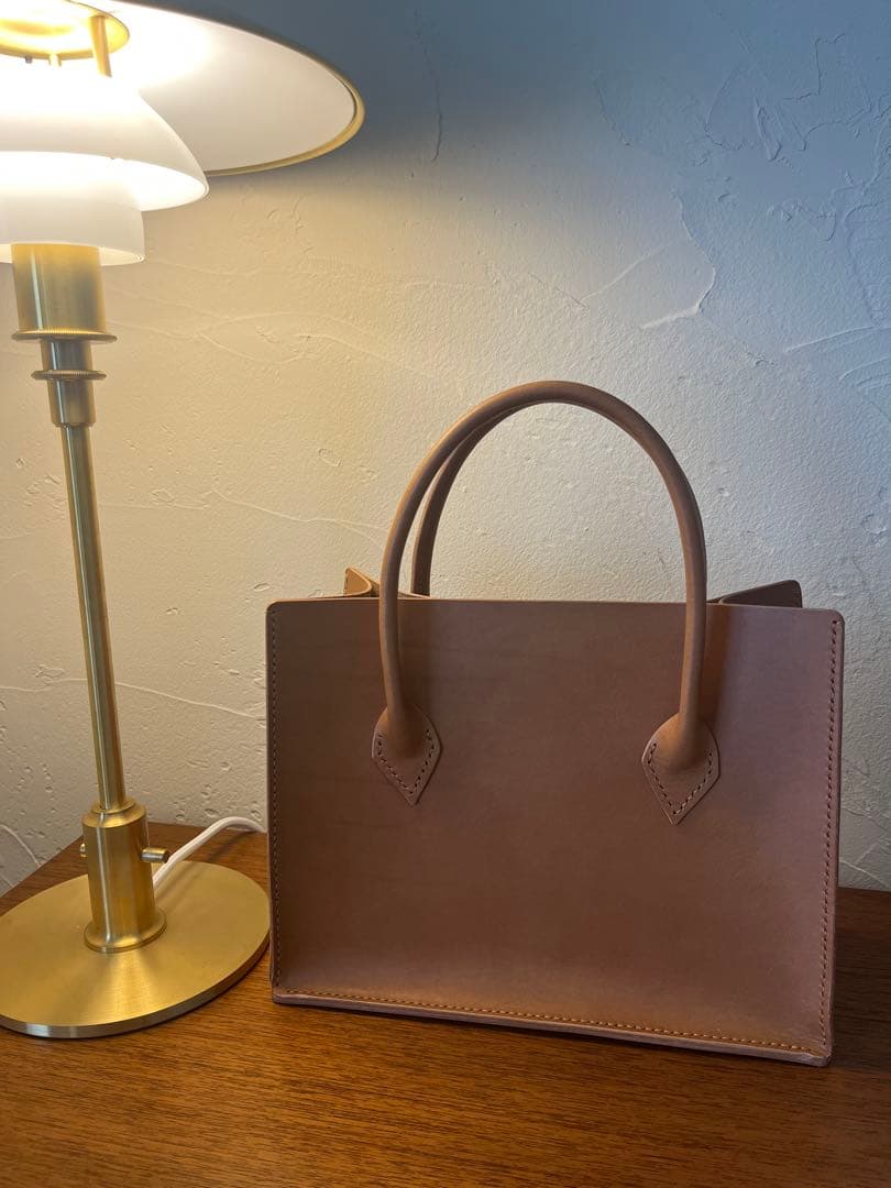 【レザーハンドバッグ】イタリアンレザー キャメル CAM シンプル 1点物