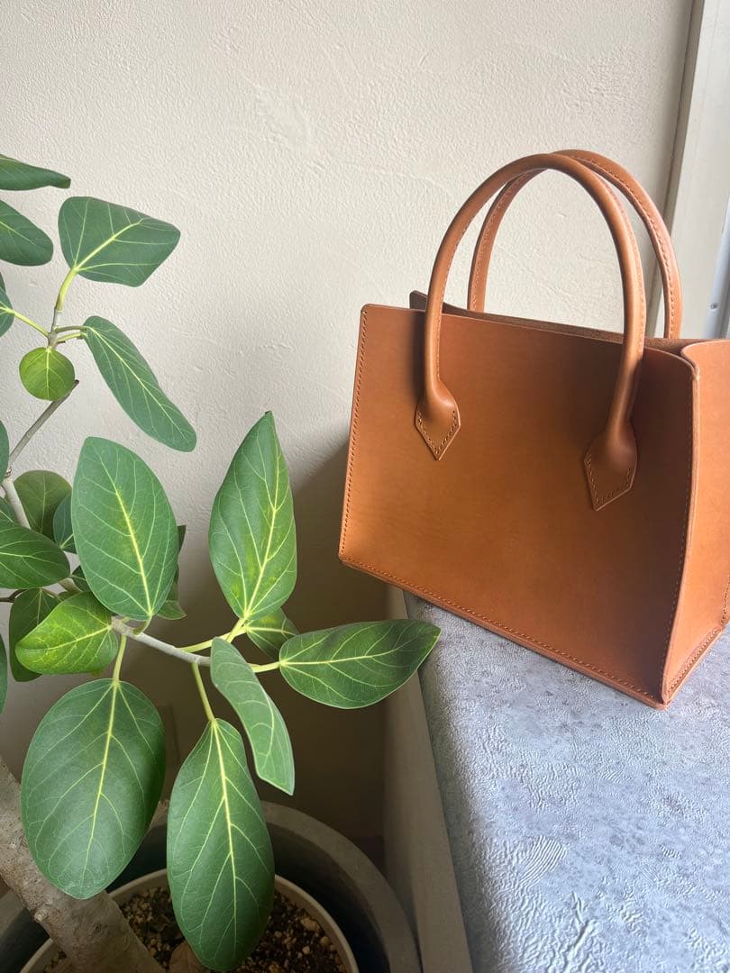 【レザーハンドバッグ】イタリアンレザー キャメル CAM シンプル 1点物