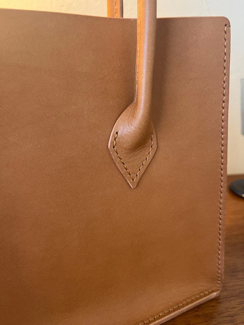 【レザーハンドバッグ】イタリアンレザー キャメル CAM シンプル 1点物