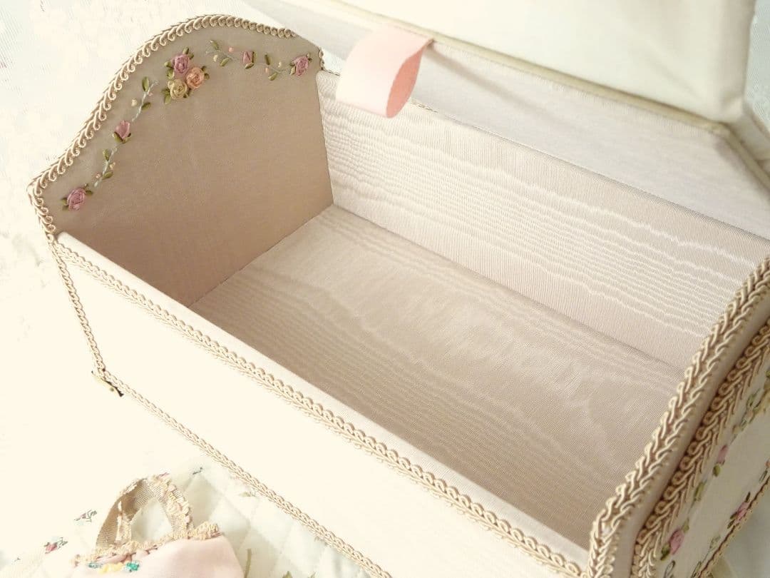 マニー　うさぎのぬいぐるみベッドルーム　コラージュウォールポケット　ローズイマン