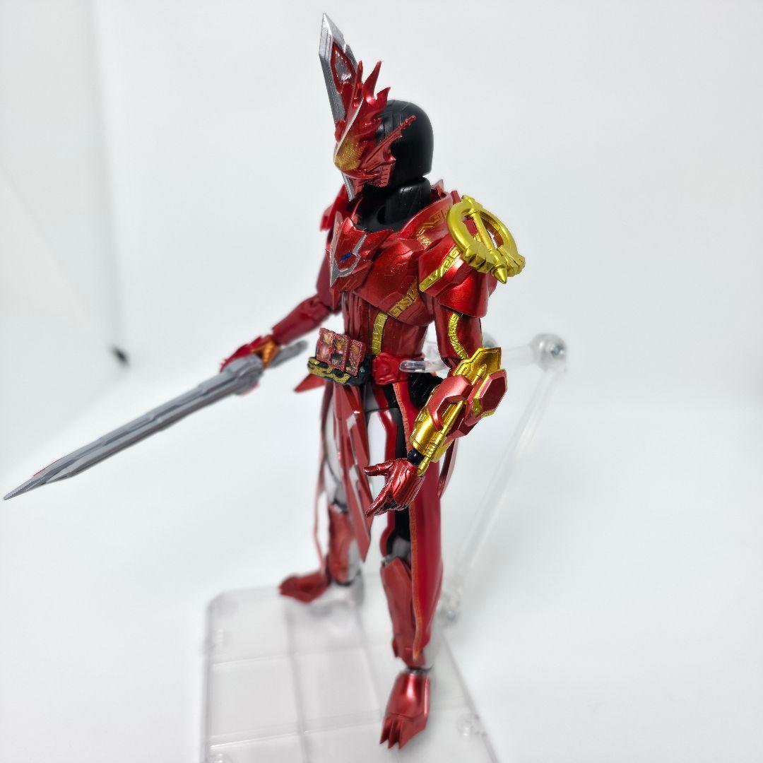 S.H.フィギュアーツ　規格　仮面ライダーセイバー　クリムゾンドラゴン　カスタム