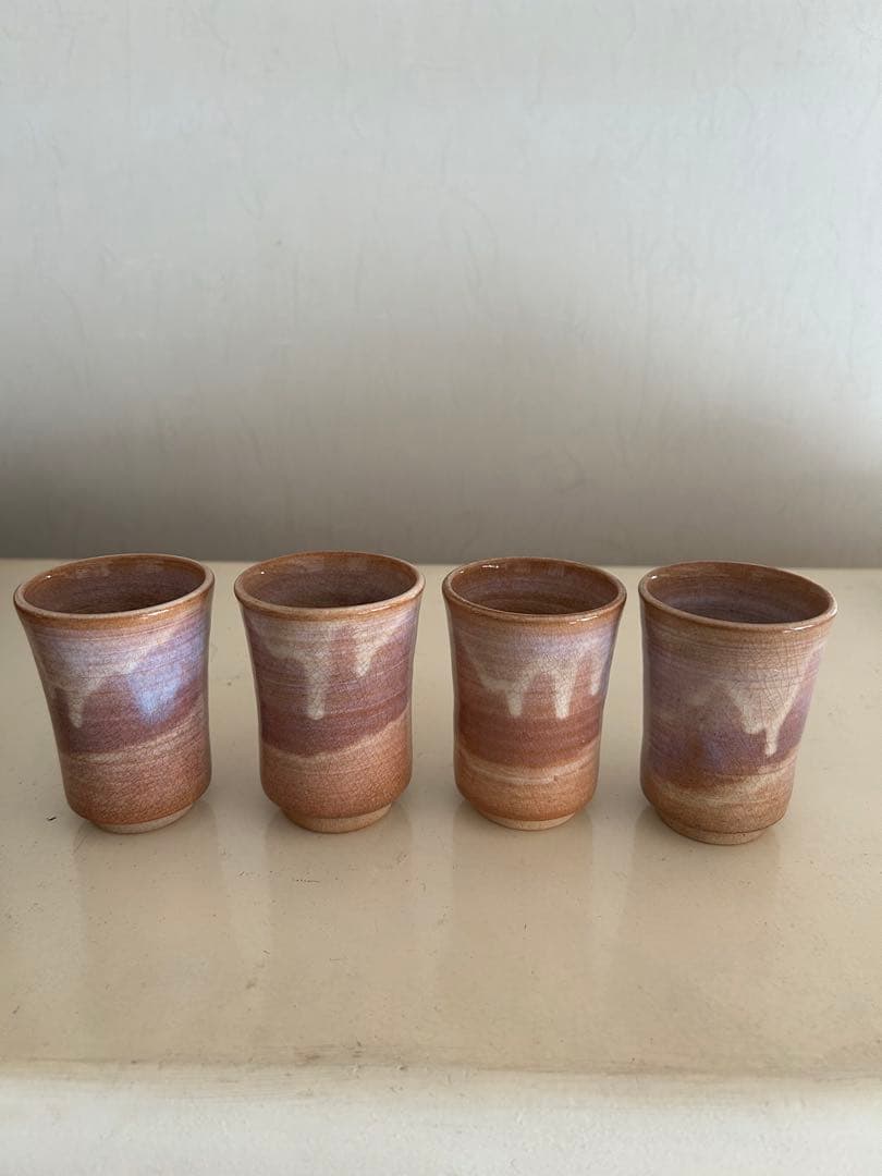 萩焼と本郷焼【閑山窯】の湯呑みと欅の茶托セット - メルカリ