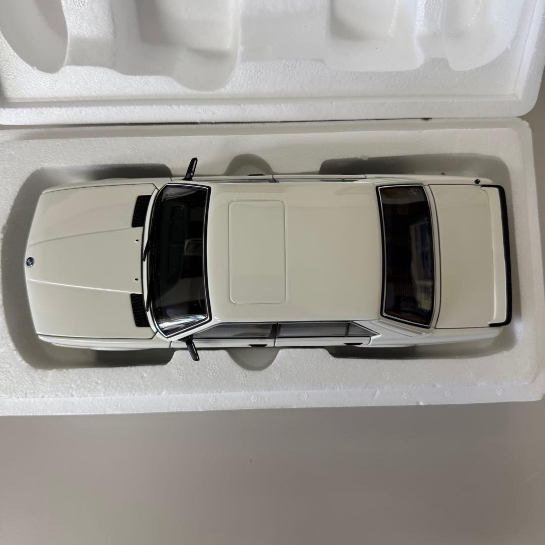 【新品】オートアート BMW 535i 1985 ホワイト　1/18