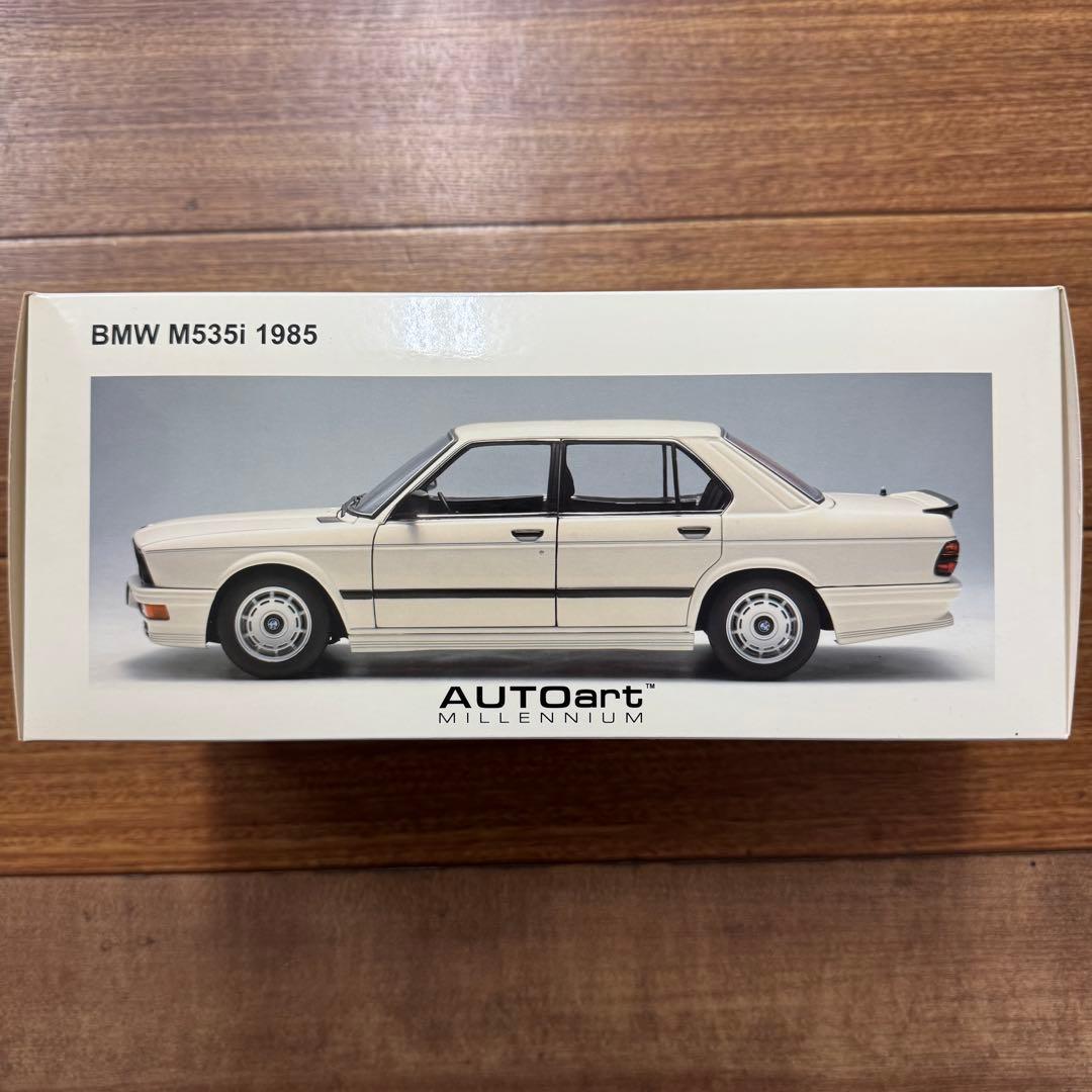 【新品】オートアート BMW 535i 1985 ホワイト　1/18