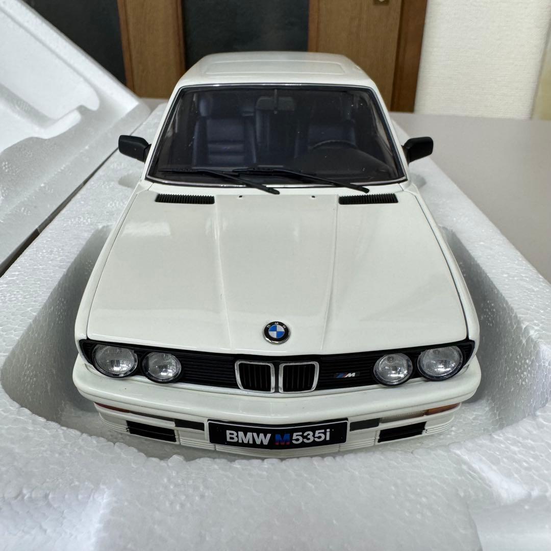 【新品】オートアート BMW 535i 1985 ホワイト　1/18