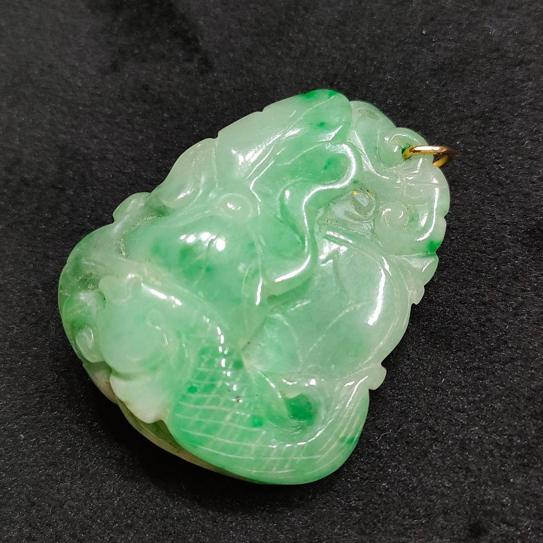 CO14　翡翠　珊瑚　ペンダントトップ　彫刻極美品