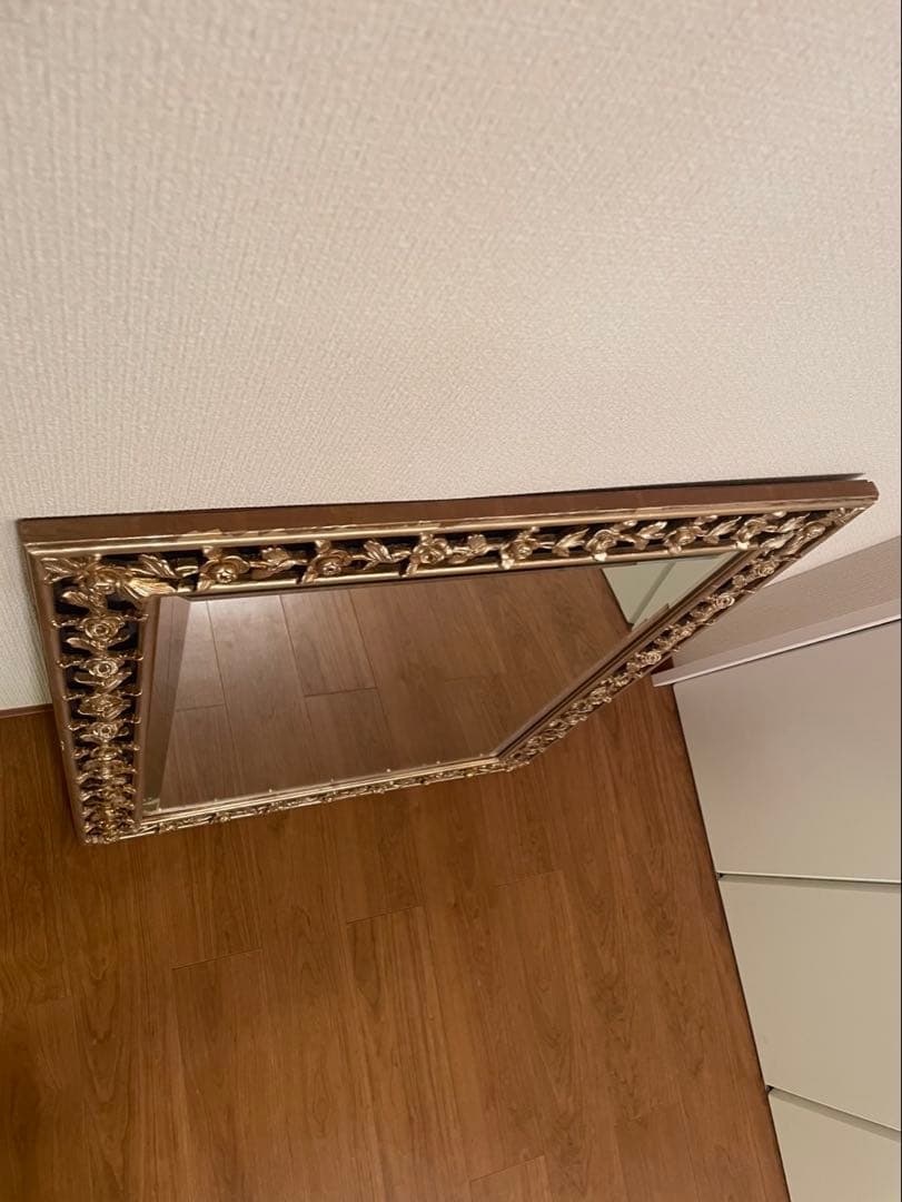 花柄装飾の長方形壁掛け鏡　アンティーク