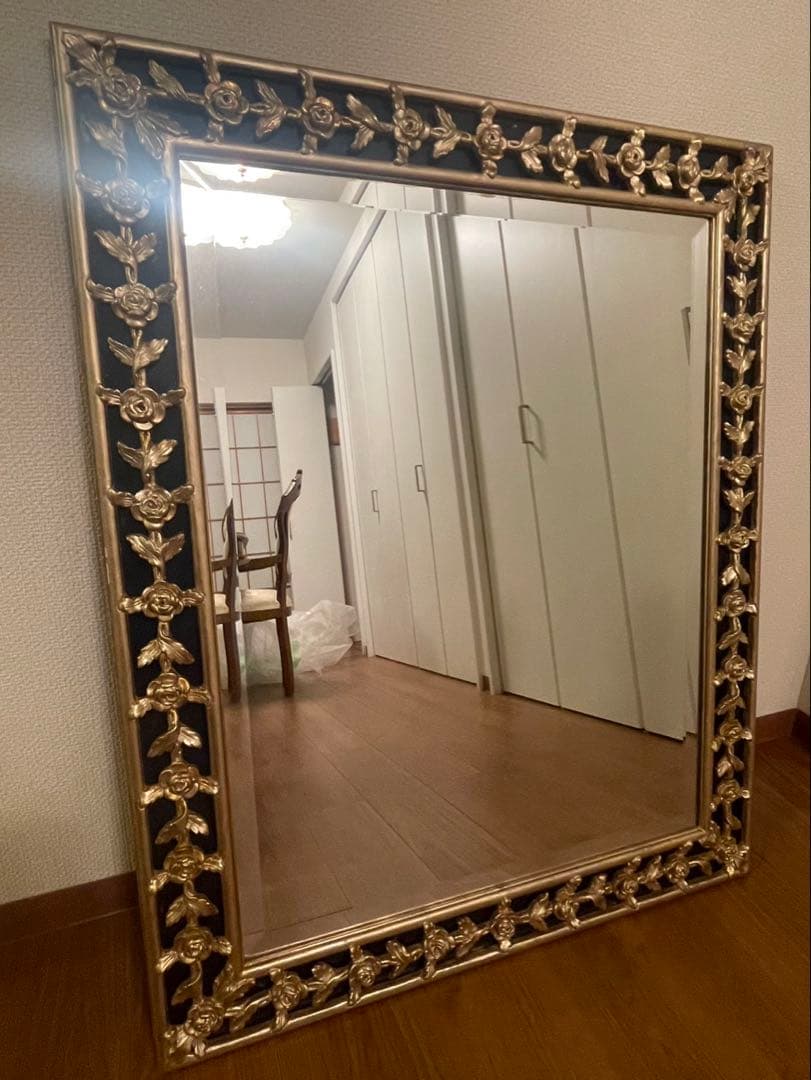 花柄装飾の長方形壁掛け鏡　アンティーク