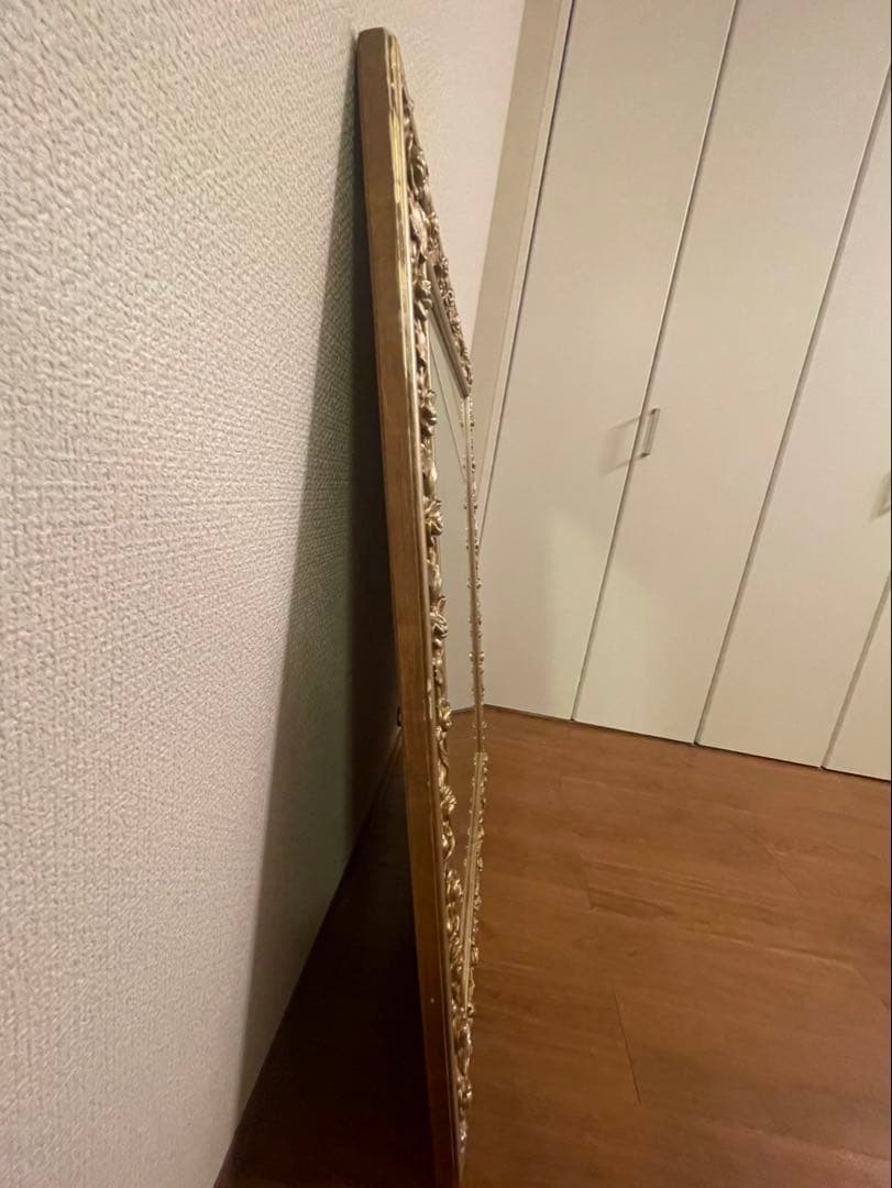 花柄装飾の長方形壁掛け鏡　アンティーク