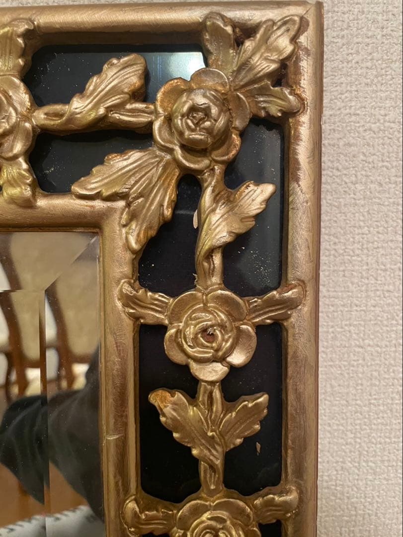 花柄装飾の長方形壁掛け鏡　アンティーク