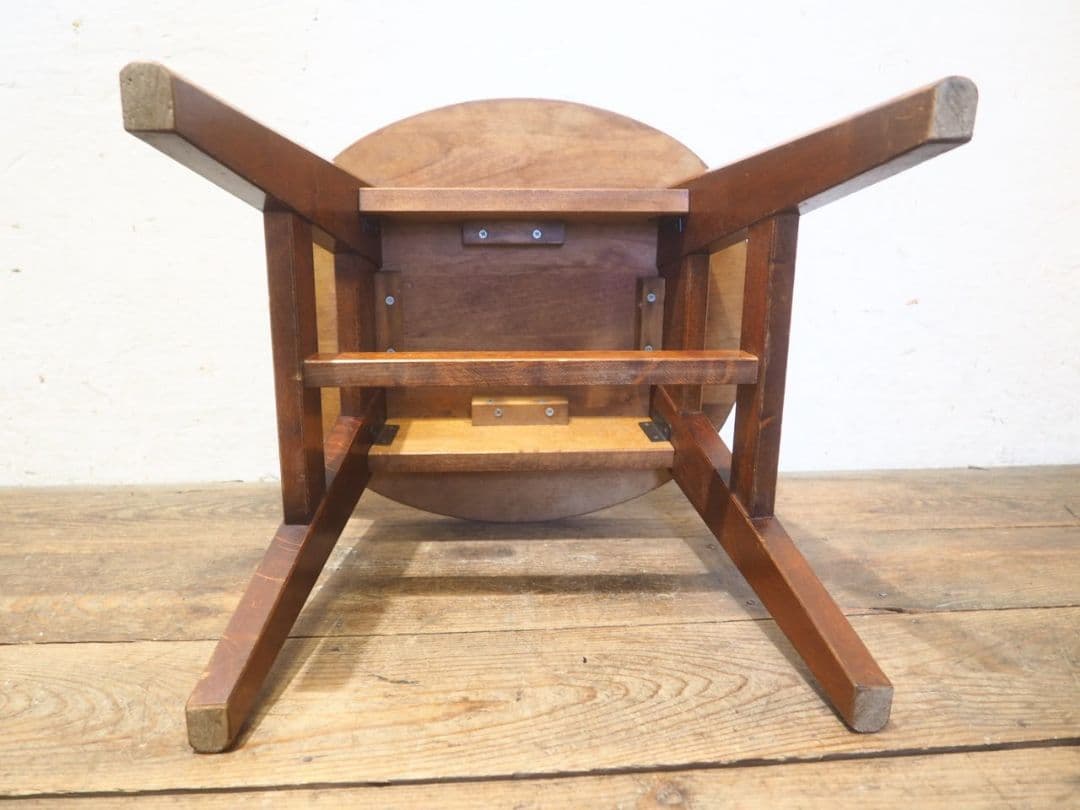 1219 レトロモダンなスツール　椅子　イス　チェア　花台　展示台　カフェ