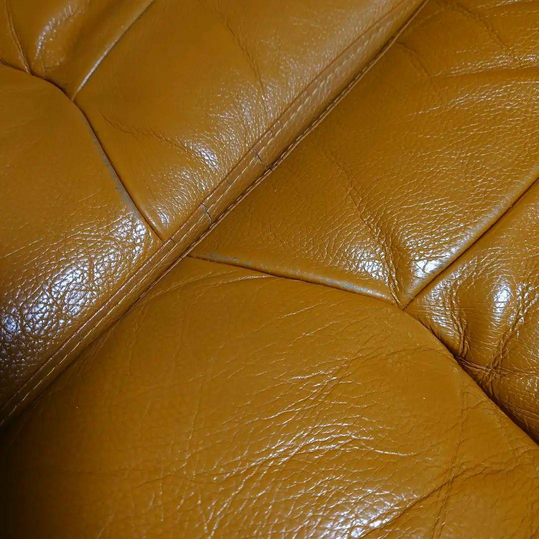 3人掛けソファ 座席背もたれが可動式 キャメル色 レザー