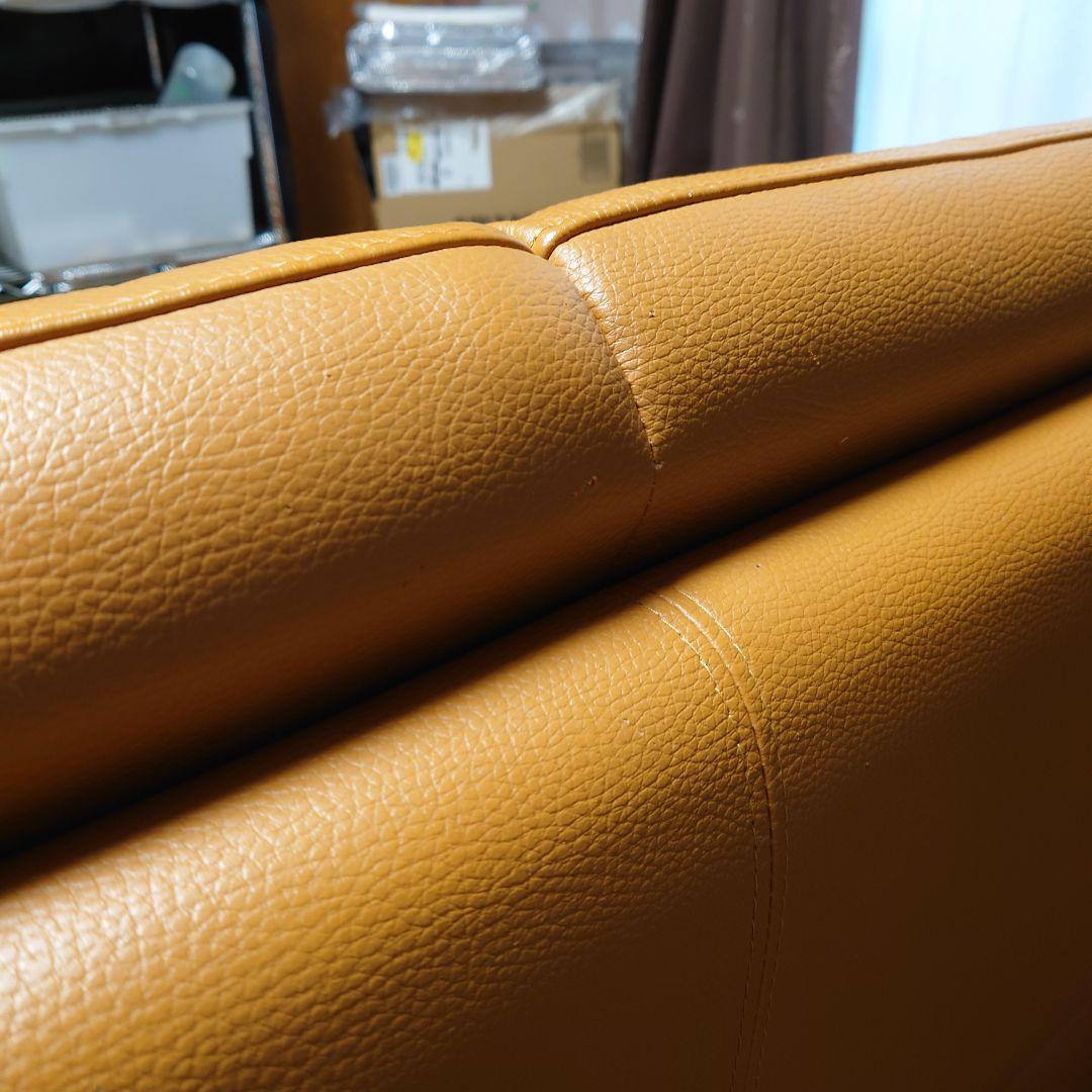 3人掛けソファ 座席背もたれが可動式 キャメル色 レザー