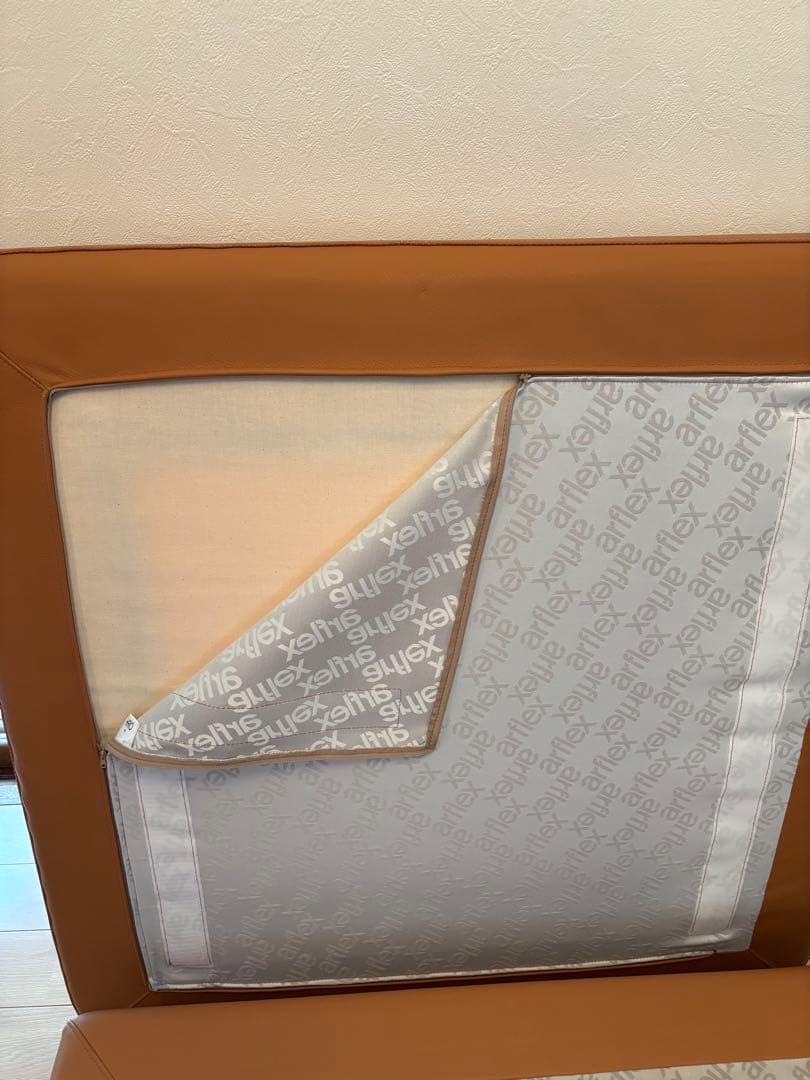 超美品ALFLEX SONAブラウンレザー スクエアオットマンモデルルーム展示品