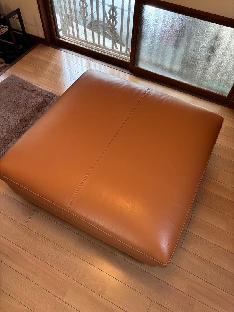 超美品ALFLEX SONAブラウンレザー スクエアオットマンモデルルーム展示品