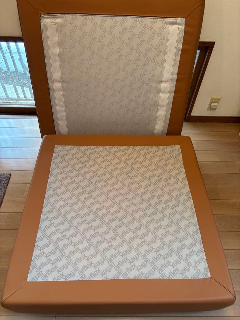 超美品ALFLEX SONAブラウンレザー スクエアオットマンモデルルーム展示品