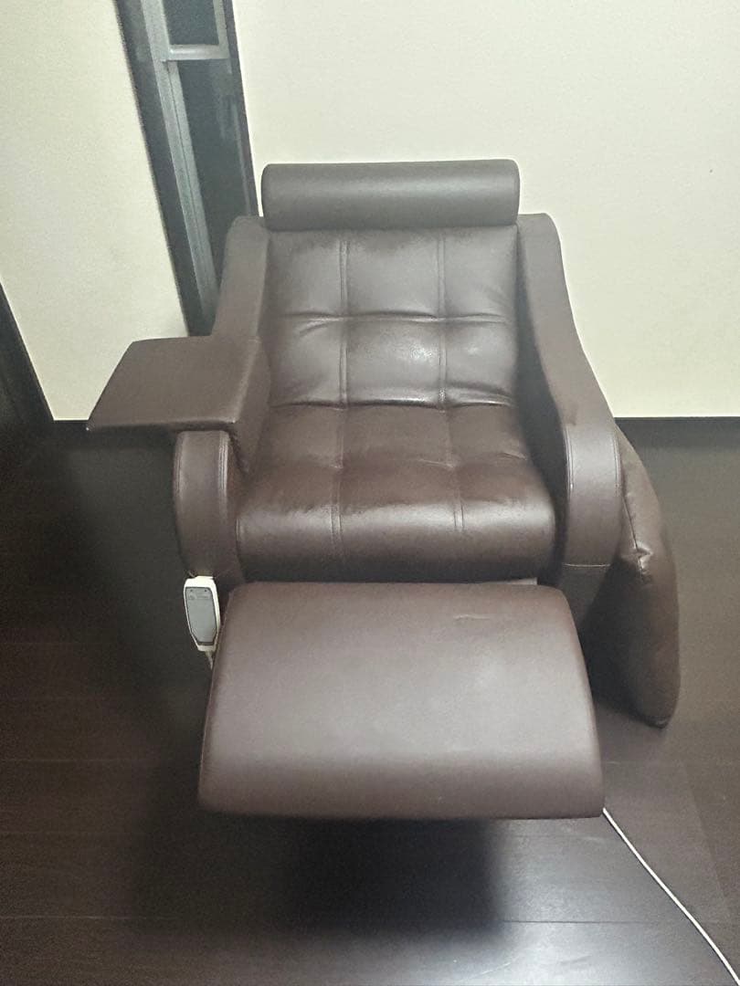 一人用ソファの電動オットマン付 フット　ネイルサロンでも