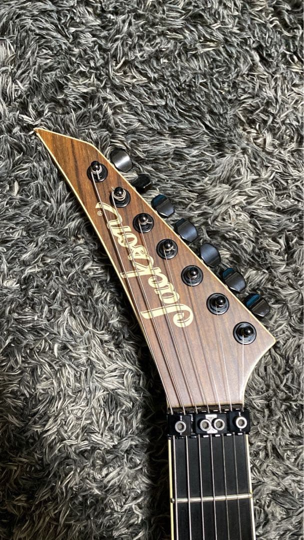 Jackson Pro Series Dinky DK7(7弦)