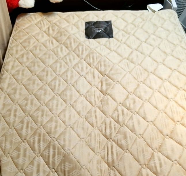 【美品】【値下げ相談ＯＫ】超高級ベッドマット(セミダブル)