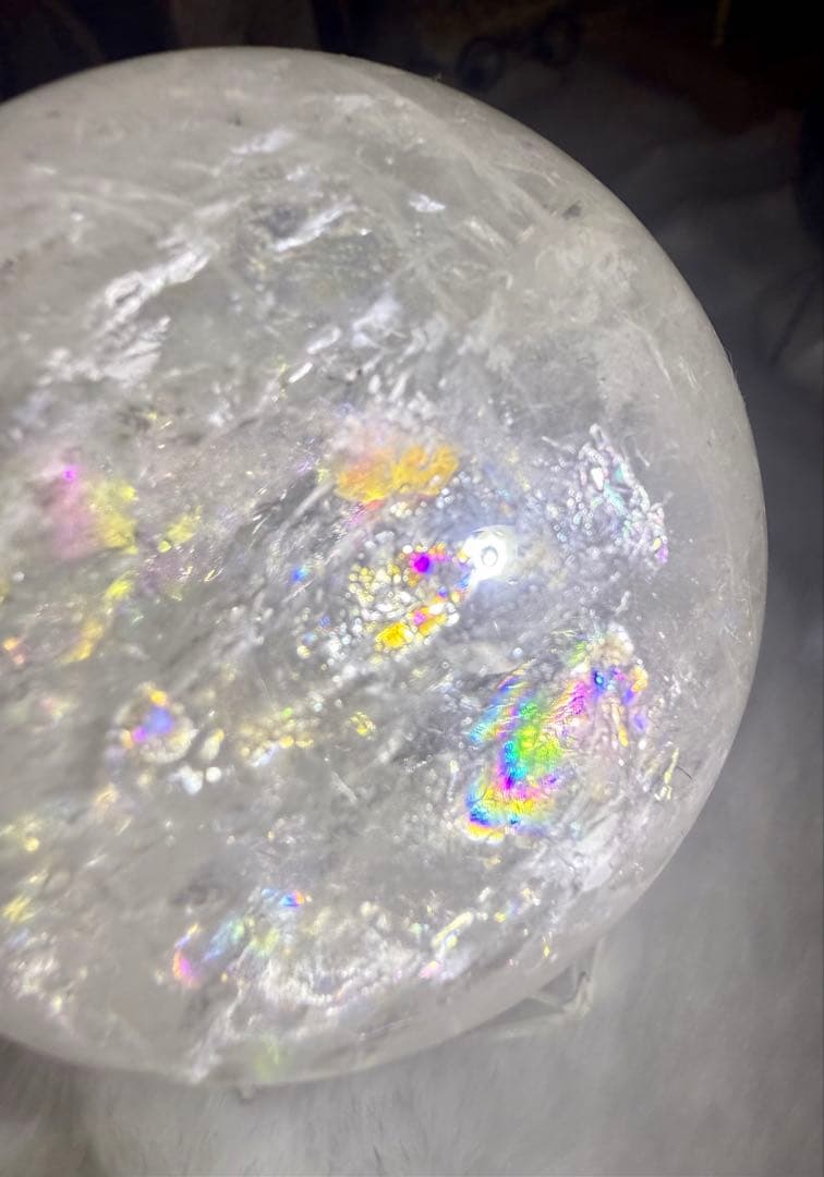 水晶スフィア75mm×虹入り Select by Amulet〜天然石〜