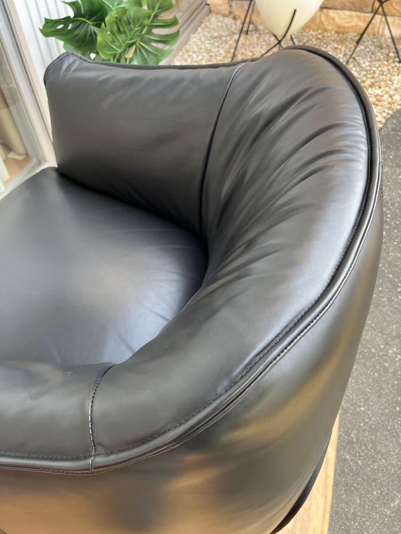 モダンスタイル　ラウンジチェア　② 本革張り　ミッドセンチュリー　シングルソファ