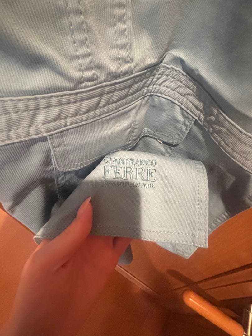 GIANFRANCO FERRE 大韓航空　水色エプロン