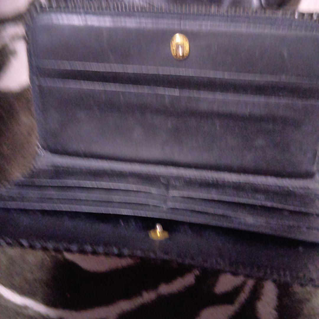 KRのロゴ入り長財布と小銭入れのセット