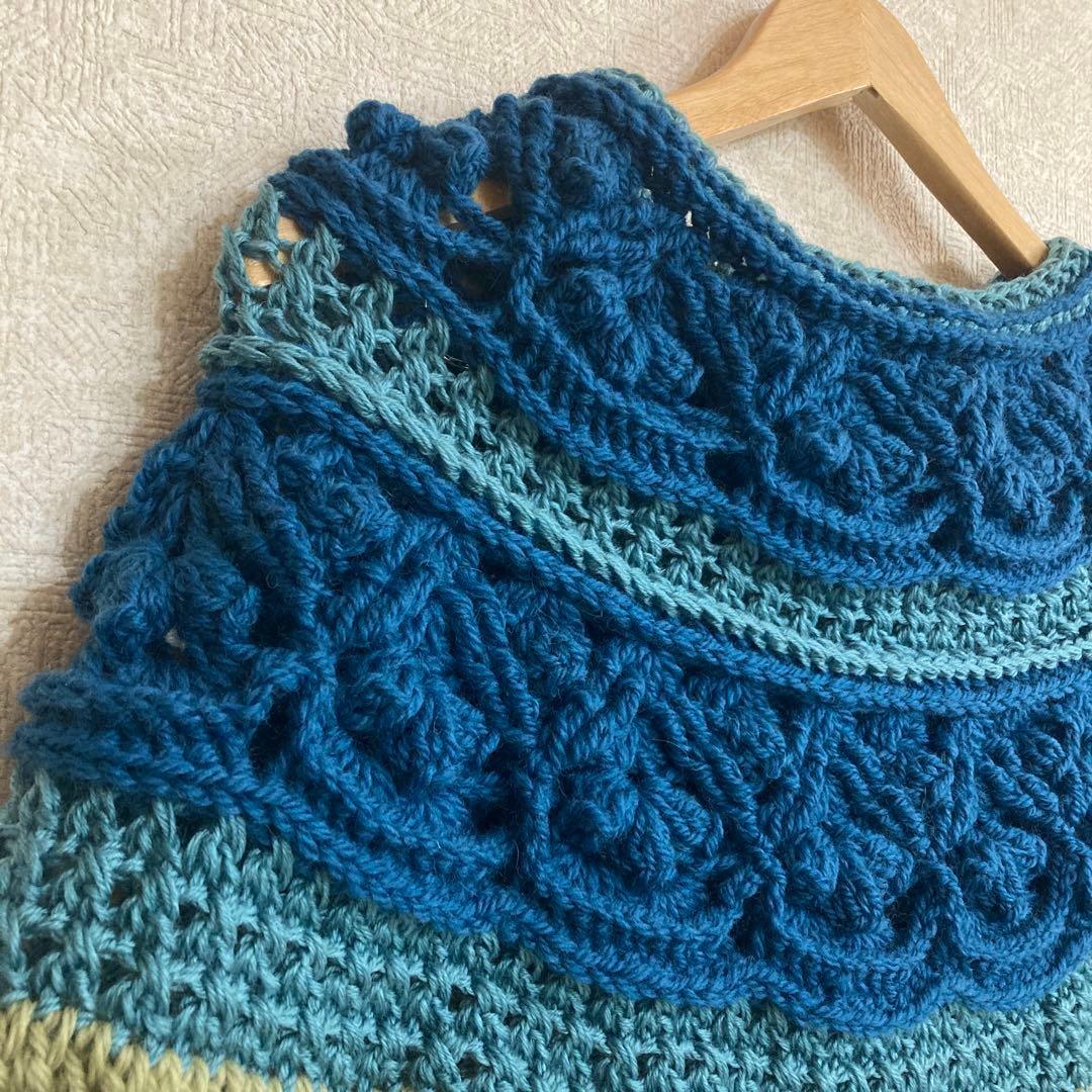 花束になるポンチョ ネモフィラブーケ 手編みブーケポンチョ - メルカリ