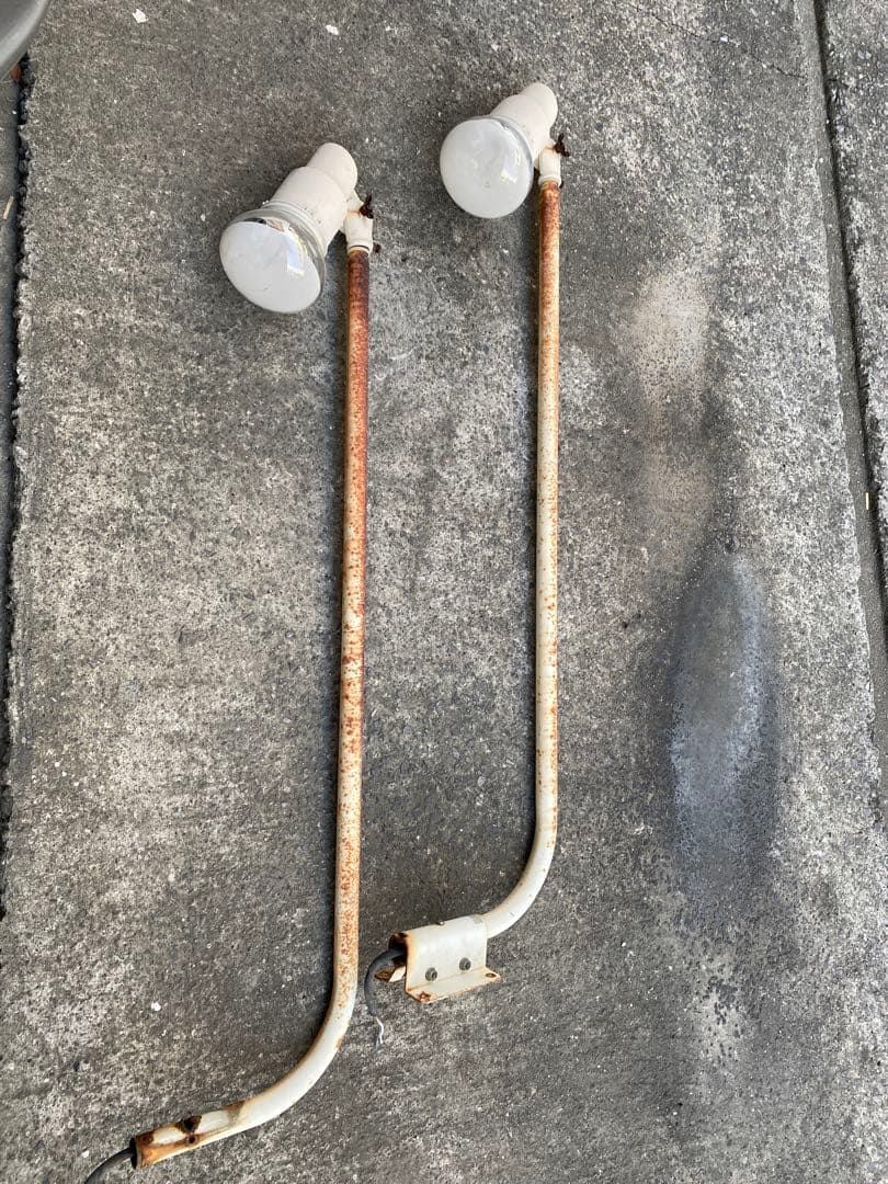 ホワイトスポットライト 2本　金属製