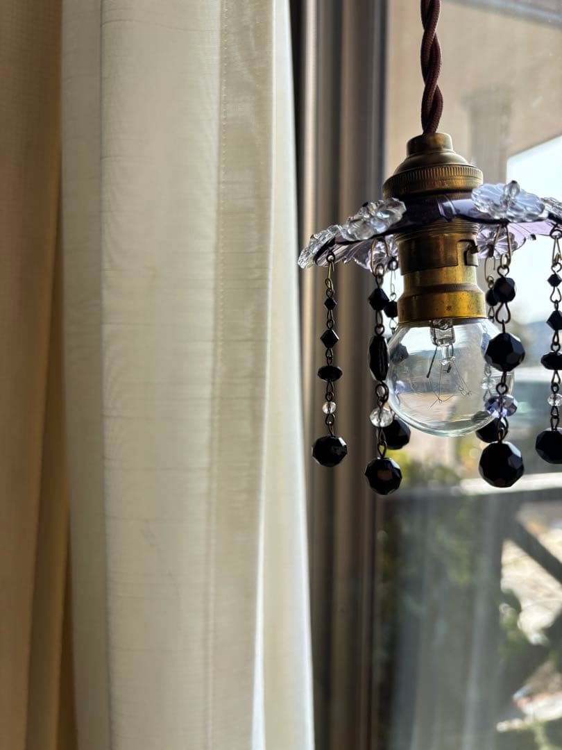 希少 紫アートデコ 漆黒の祈り 哀悼のビーズが導くヴィンテージミニシャンデリア