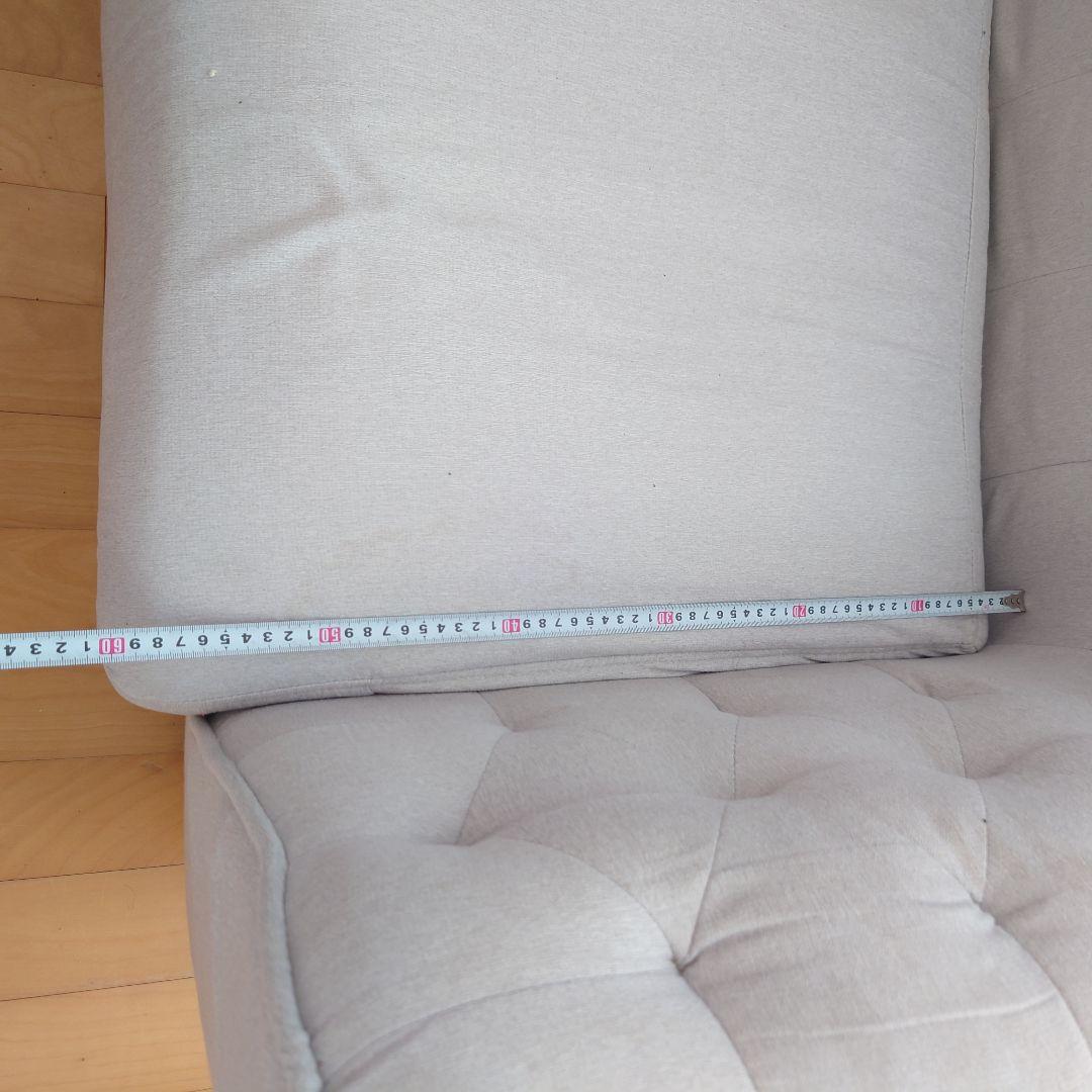 送料込☆中古ソファ・ライトグレー ボタンタッセルデザイン ソファ