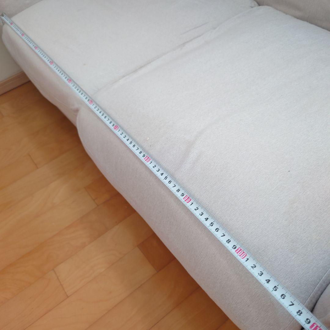 送料込☆中古ソファ・ライトグレー ボタンタッセルデザイン ソファ