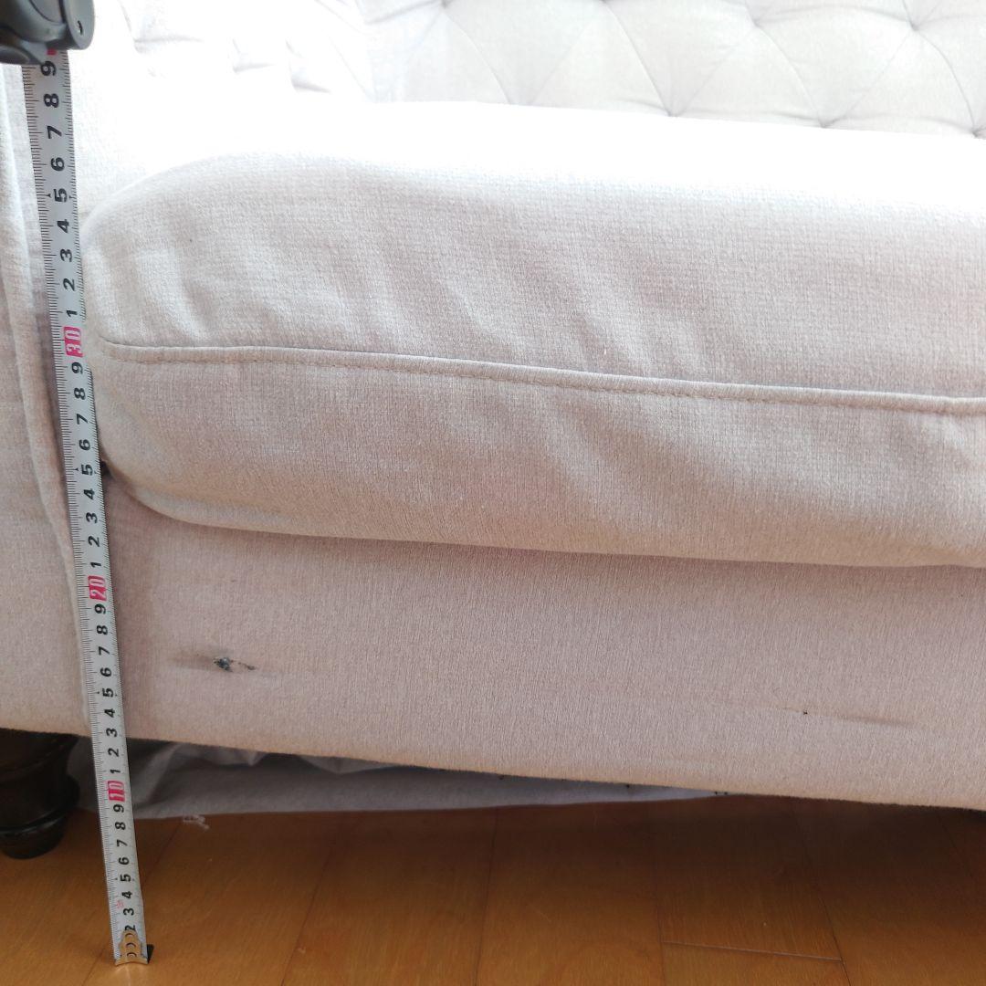 送料込☆中古ソファ・ライトグレー ボタンタッセルデザイン ソファ