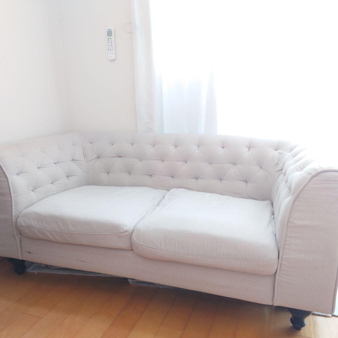 送料込☆中古ソファ・ライトグレー ボタンタッセルデザイン ソファ