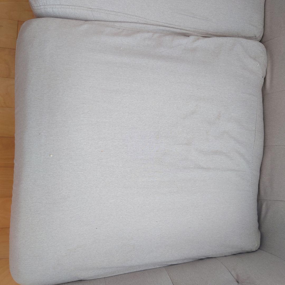 送料込☆中古ソファ・ライトグレー ボタンタッセルデザイン ソファ