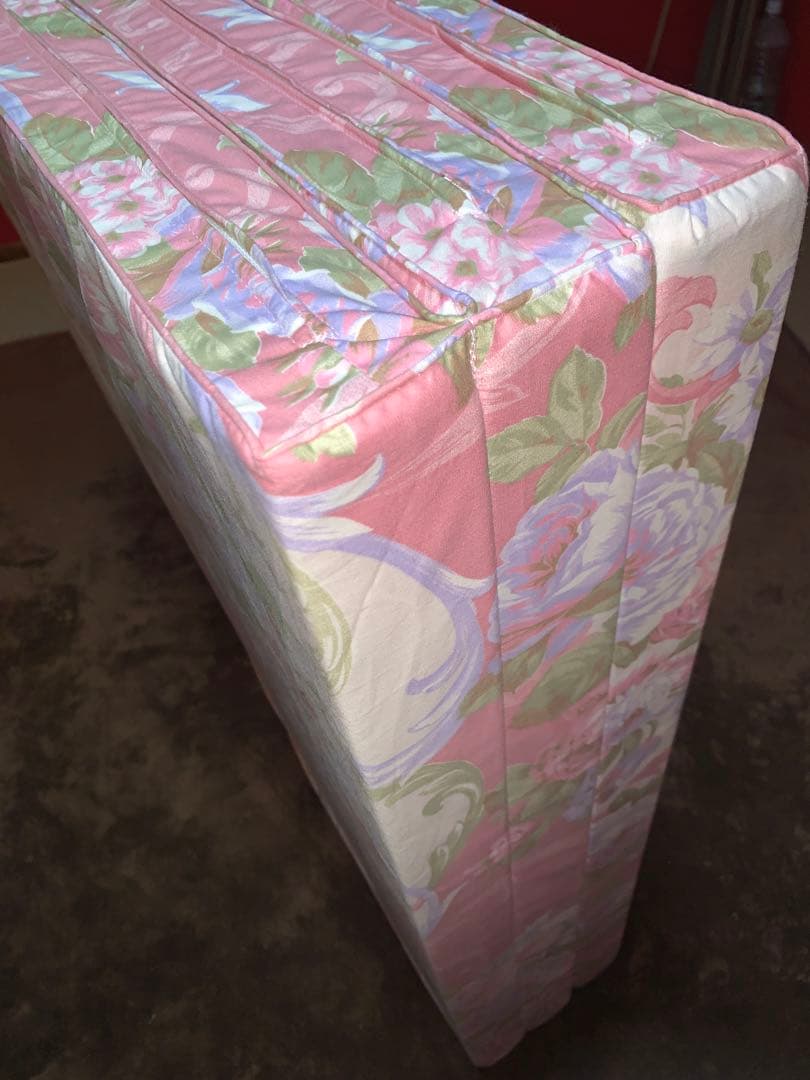 西川綿100%生地使用！シングル硬質三つ折りマットレスで体圧を軽減！固くて軽い！