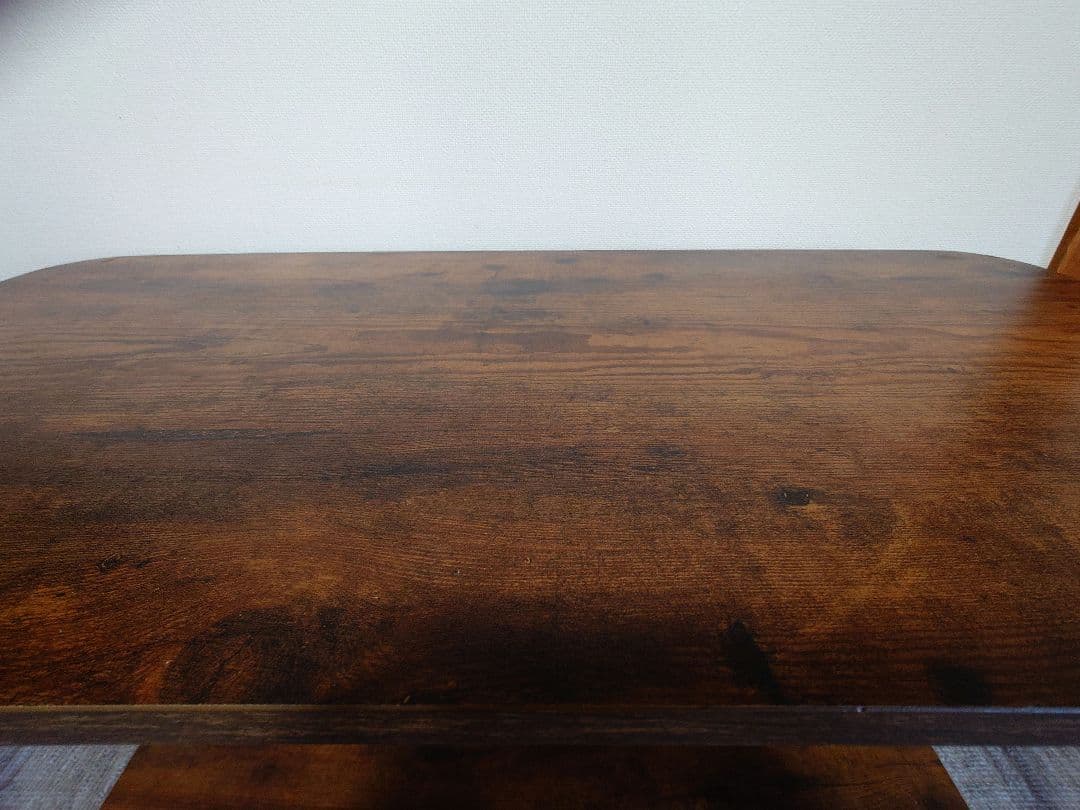 シック　インダストリアルスタイルのローテーブル