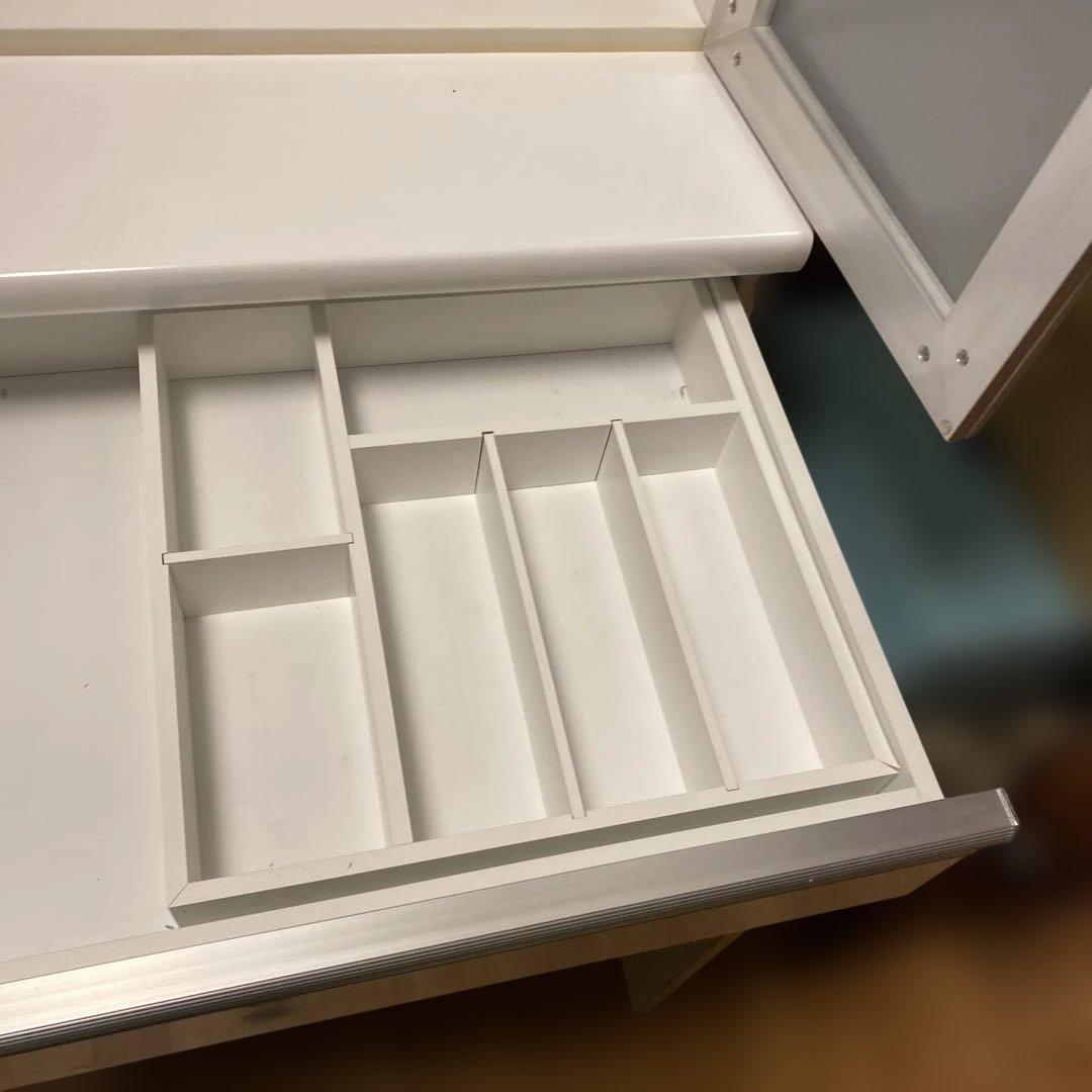 引き取りや近郊地域の方配達致します！ホワイト 食器棚 収納力抜群