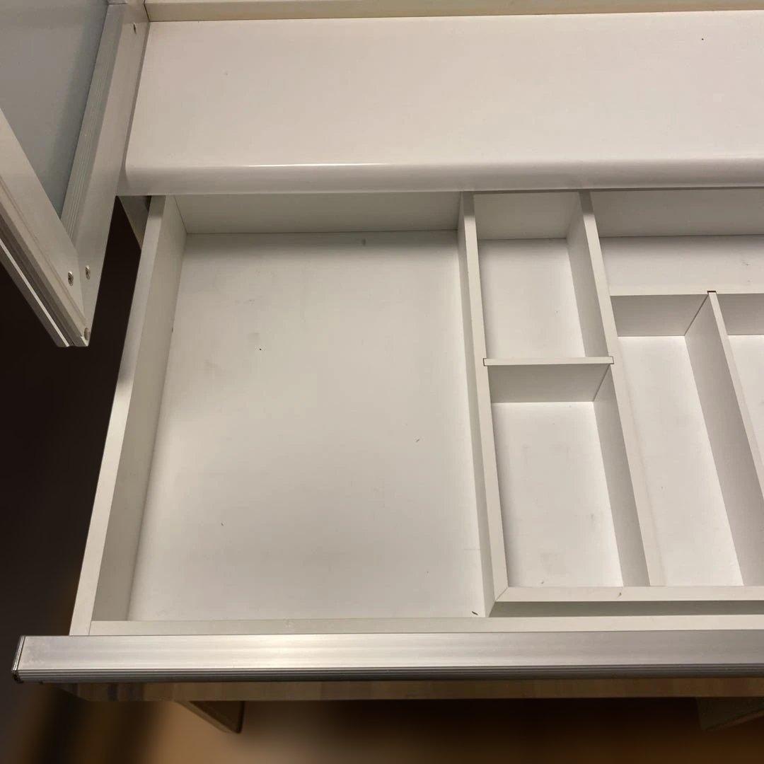 引き取りや近郊地域の方配達致します！ホワイト 食器棚 収納力抜群