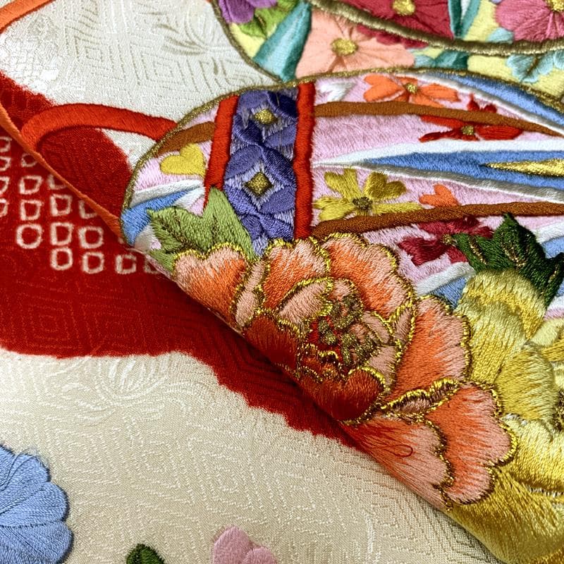510ag31□七五三 三歳 女児 着物&被布 絞染め 総刺繍 梅 白□