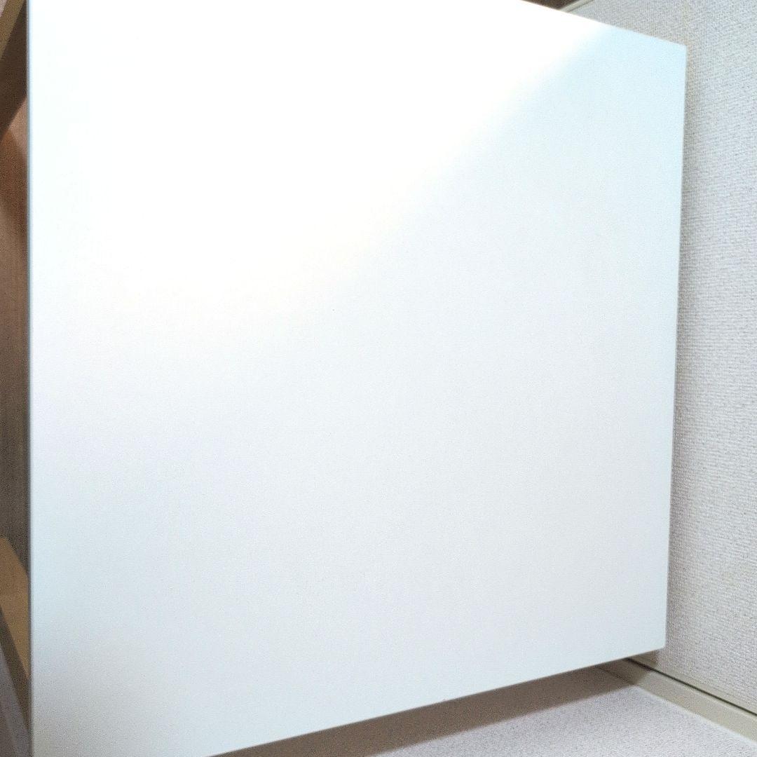 美品　ホワイト木製テーブル　70ｃｍ正方形