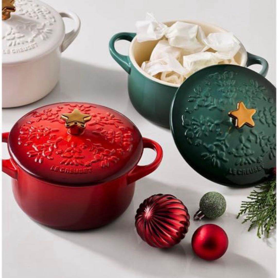 《新品》ルクルーゼ 14cm ノエルレリーフ　ココットロンド スターノブ