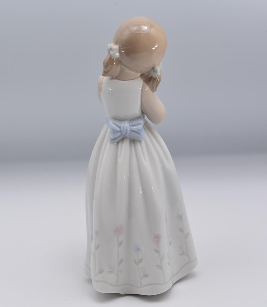 わが家のプリンセス　＃6973　★リヤドロ　スペイン　ポーセリン　光沢仕上げ