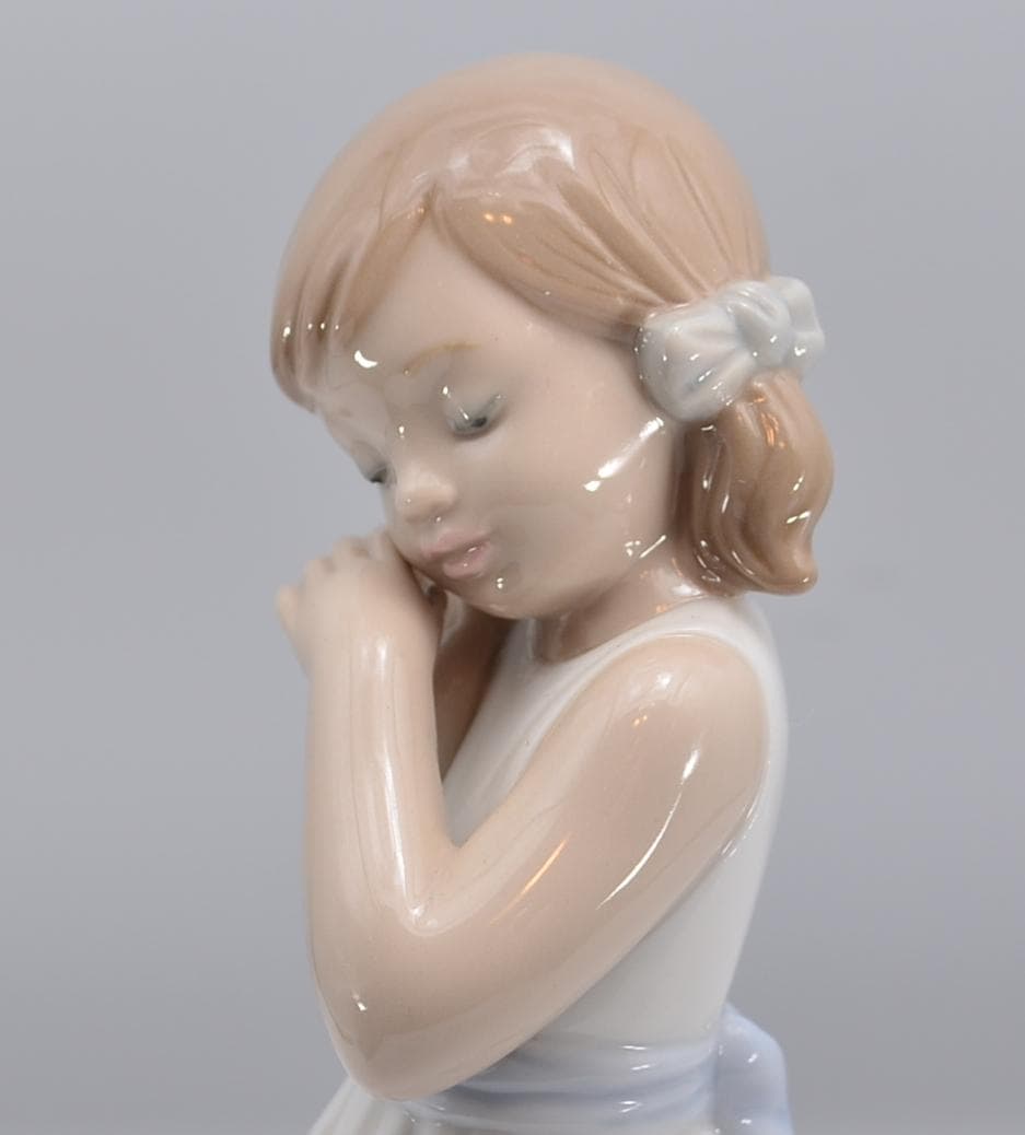 わが家のプリンセス　＃6973　★リヤドロ　スペイン　ポーセリン　光沢仕上げ