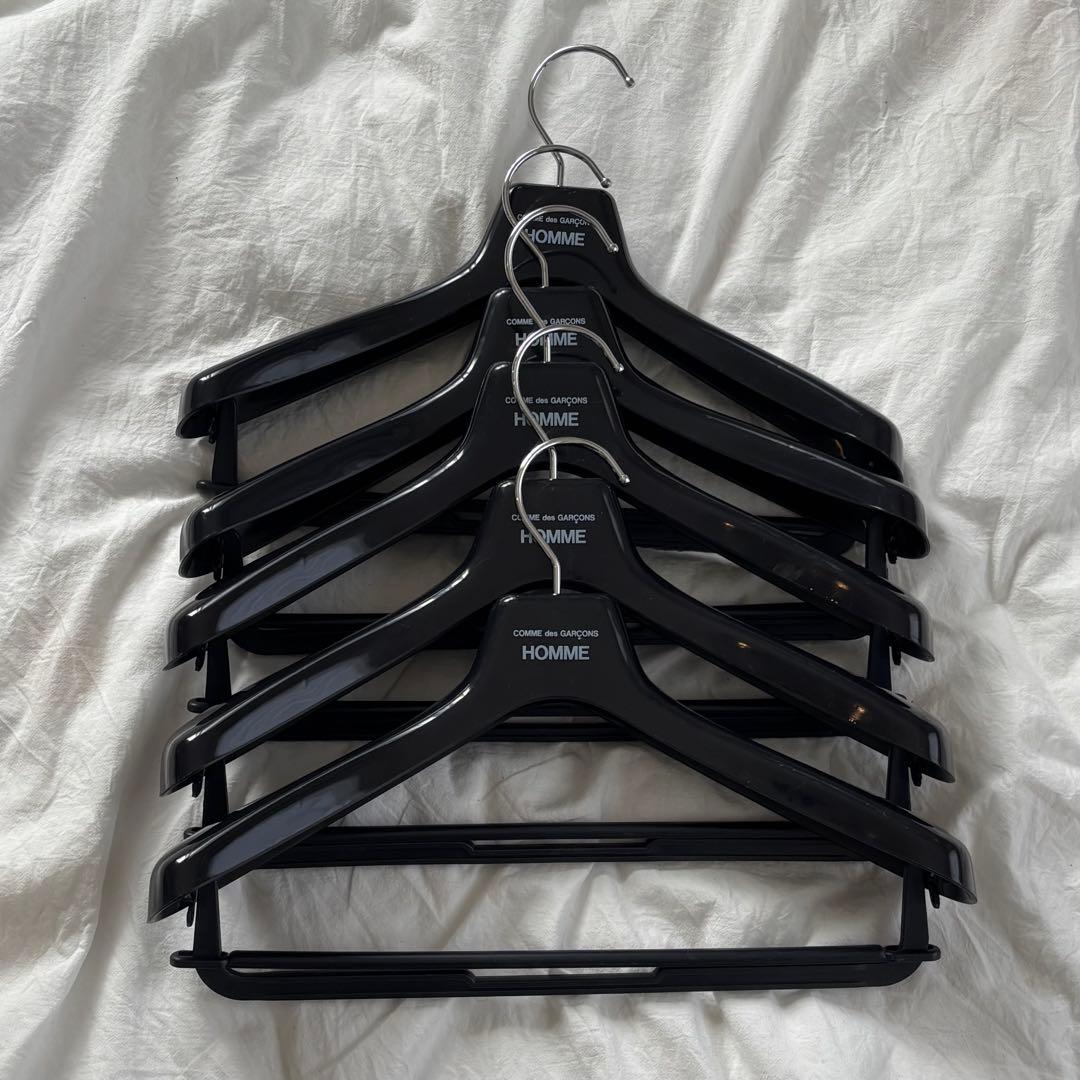 コムデギャルソンオム ハンガー 5本組 - メルカリ