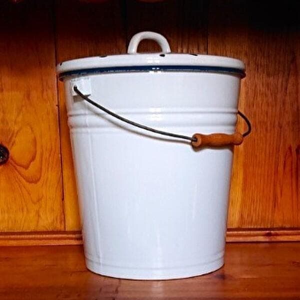 【ドイツ製】ホーロー　蓋付きバケツ