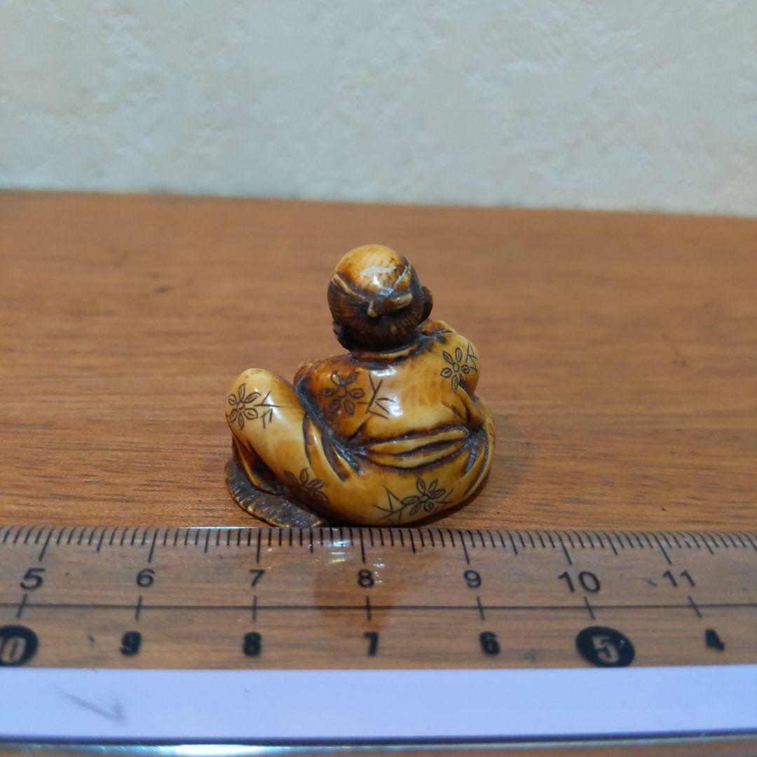 時代提げ物 人物根付 天然素材 【桶職人】高さ約2.7cm重さ約12ｇ