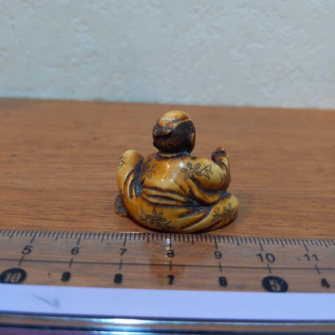 時代提げ物 人物根付 天然素材 【桶職人】高さ約2.7cm重さ約12ｇ