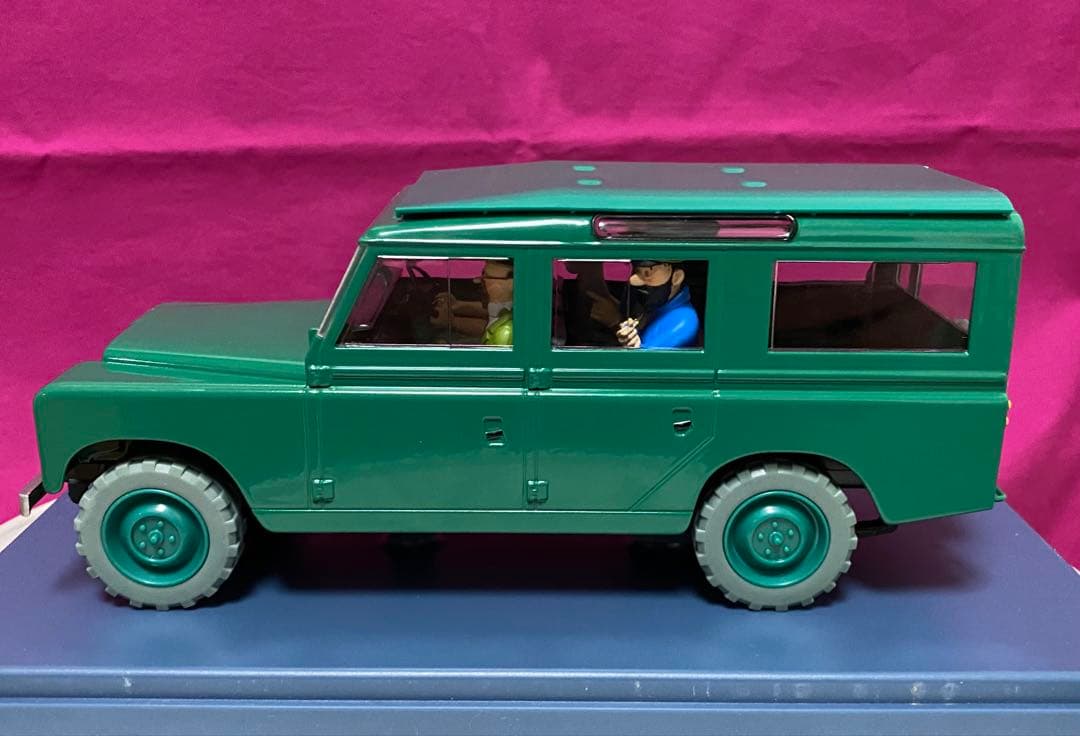 【タンタンTintinの車 LAND-ROVER ランドローバー 1/24】