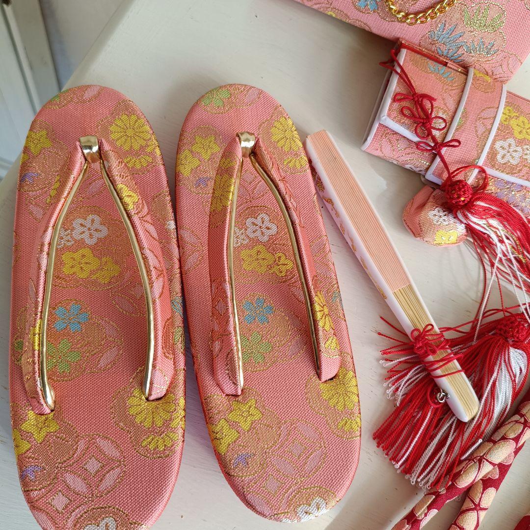 新品☆クリーム色に大きな椿の花模様が素敵な着物に作り帯☆七五三フルセット